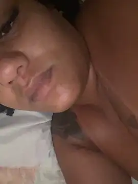 Snapshot of morenaluaa chatting on November 11, 9:53 am morenaluaa online show from November 11, 9:53 am