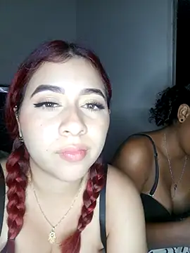 Snapshot of Chloe_Sky_love chatting on October 28, 4:05 am Chloe Sky love online show from October 28, 4:05 am