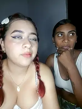 Snapshot of Chloe_Sky_love chatting on December 4, 3:27 am Chloe Sky love online show from December 4, 3:27 am