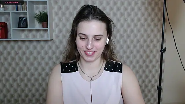 AmandaDimond  online show from February 8, 2:31 pm