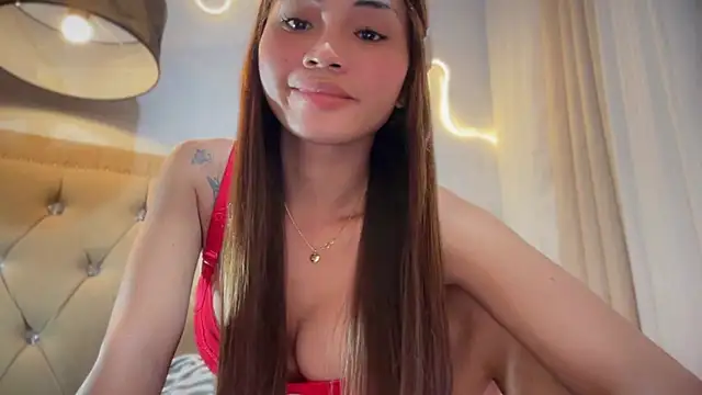 Snapshot of Angelfabxx chatting on February 8, 9:45 am Angelfabxx online show from February 8, 9:45 am