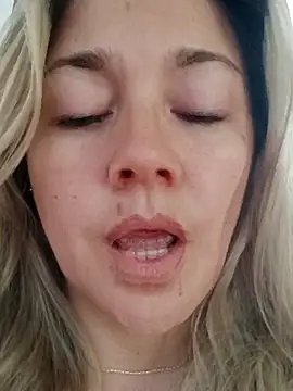 Snapshot of cameron_06 chatting on November 29, 4:54 pm cameron 06 online show from November 29, 4:54 pm