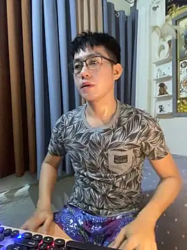 xshyboyx online show from November 9, 11:19 am