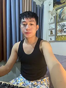 xshyboyx online show from November 12, 1:00 pm