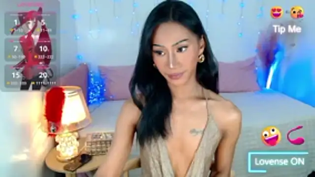 sassylatina online show from December 3, 3:43 pm