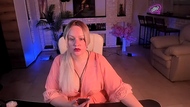 Snapshot of MariemLui chatting on October 12, 11:09 am MariemLui online show from October 12, 11:09 am