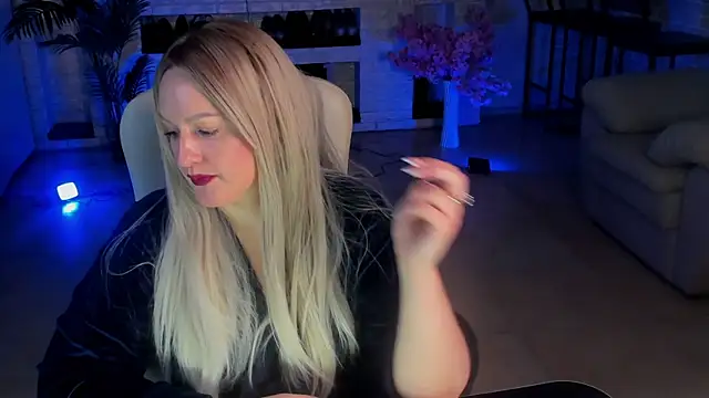 Snapshot of MariemLui chatting on October 14, 10:16 am MariemLui online show from October 14, 10:16 am