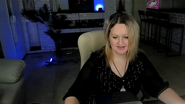 Snapshot of MariemLui chatting on October 20, 11:21 am MariemLui online show from October 20, 11:21 am