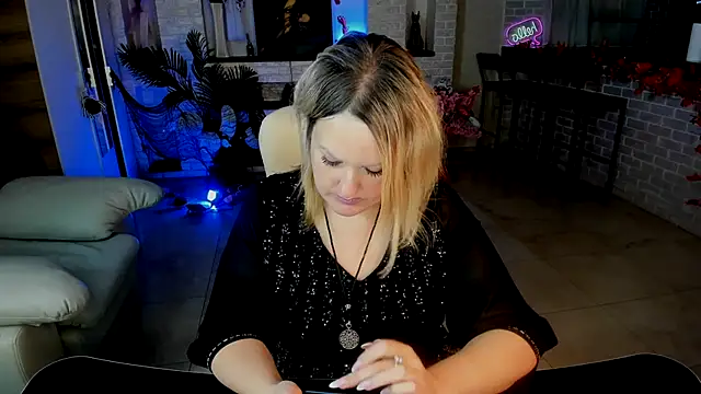 Snapshot of MariemLui chatting on October 26, 12:22 pm MariemLui online show from October 26, 12:22 pm