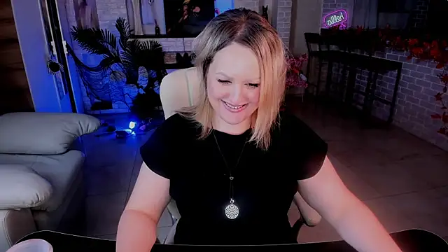 Snapshot of MariemLui chatting on October 27, 2:54 pm MariemLui online show from October 27, 2:54 pm