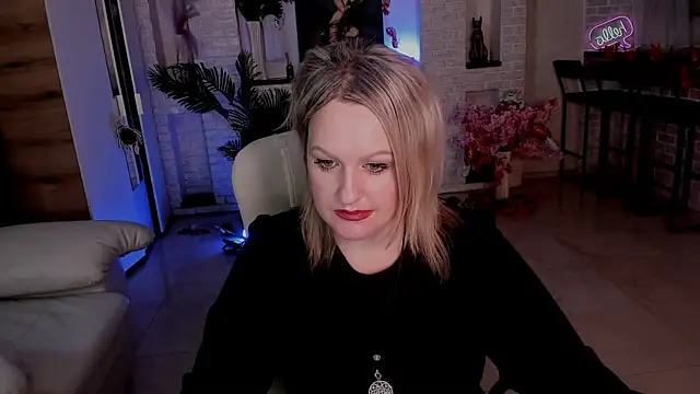 Snapshot of MariemLui chatting on November 3, 1:45 pm MariemLui online show from November 3, 1:45 pm