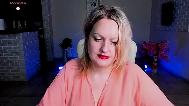 Snapshot of MariemLui chatting on November 16, 3:17 pm MariemLui online show from November 16, 3:17 pm