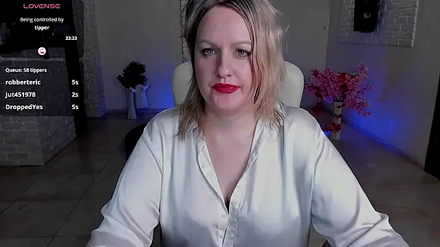 Snapshot of MariemLui chatting on November 20, 8:08 pm MariemLui online show from November 20, 8:08 pm