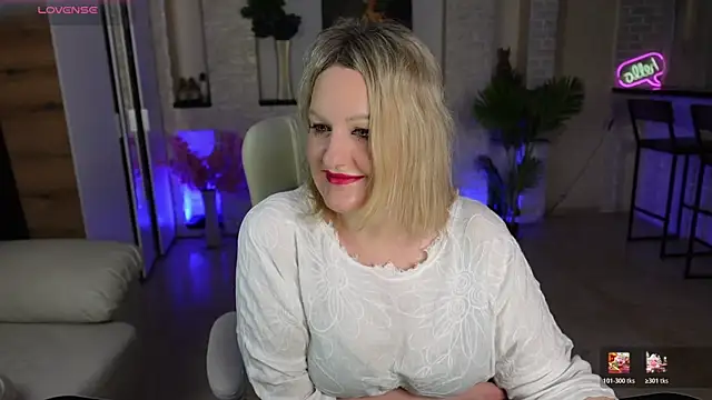 MariemLui online show from March 30, 11:11 am