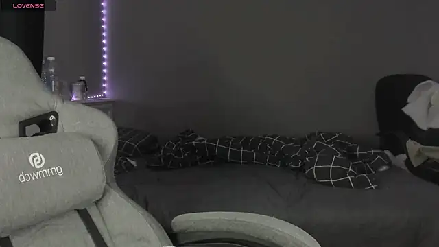 MelissaReis online show from March 12, 8:42 am