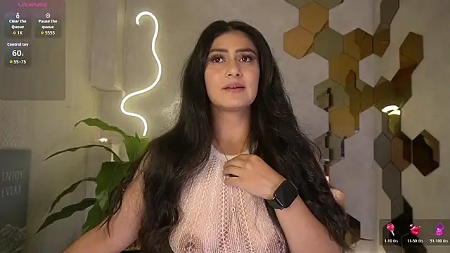 Snapshot of saritass_ chatting on June 27, 12:04 am saritass online show from June 27, 12:04 am