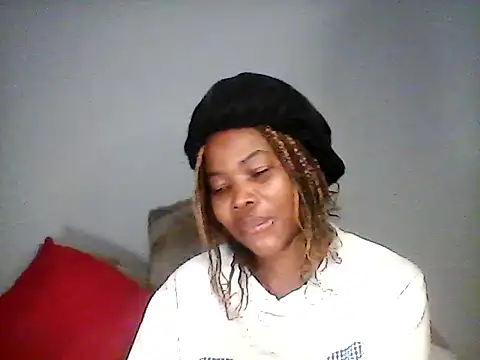 Snapshot of CharlotteXXX chatting on May 8, 10:53 am CharlotteXXX online show from May 8, 10:53 am