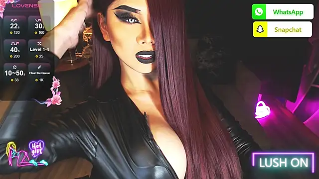 Snapshot of KarlaFrost chatting on June 6, 5:06 pm KarlaFrost online show from June 6, 5:06 pm
