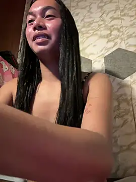 Snapshot of youryummybaby chatting on February 9, 10:08 am youryummybaby online show from February 9, 10:08 am