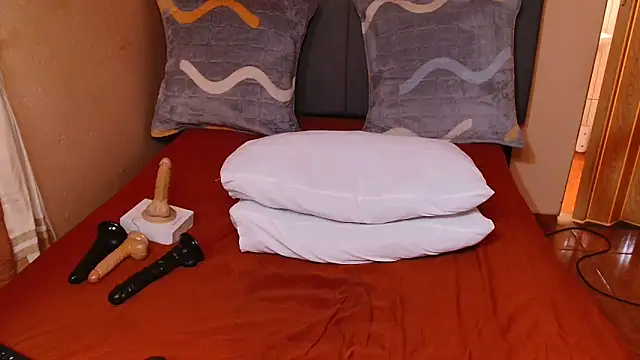 lunasexyXx online show from February 14, 7:38 am