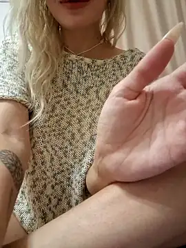 KateMonroe online show from October 13, 9:15 pm