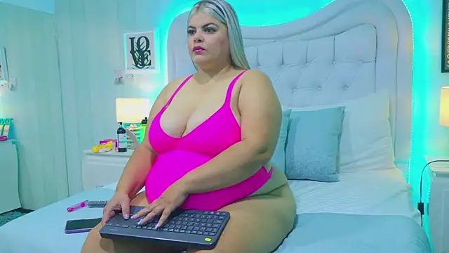 KiimBrooks online show from September 11, 11:43 am