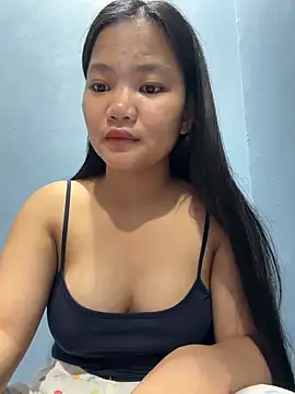 Snapshot of princess_janine chatting on June 17, 10:39 am princess janine online show from June 17, 10:39 am