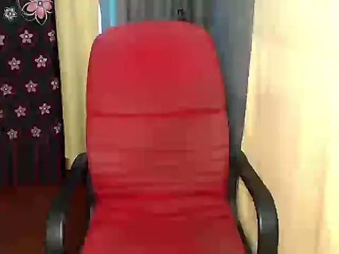 Snapshot of lovelyallena07 chatting on June 27, 4:28 am lovelyallena07 online show from June 27, 4:28 am