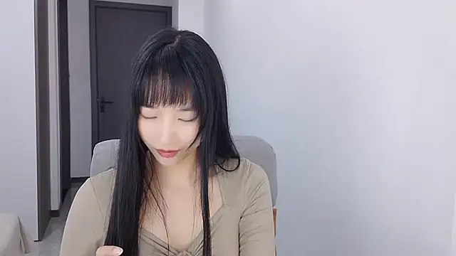 Lisa-3333 online show from October 24, 2:13 pm