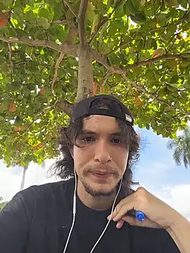 Luxx 14 online show from April 2, 4:15 pm