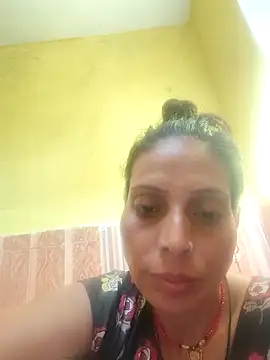 ISHANI-SINGH online show from April 4, 3:05 am