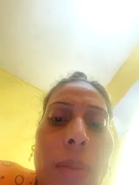 ISHANI-SINGH online show from April 12, 3:11 am