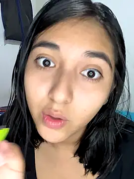 Milly Sweet14 online show from September 25, 3:10 am