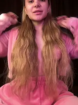 Snapshot of Chloe_Ravens chatting on October 6, 3:04 am Chloe Ravens online show from October 6, 3:04 am