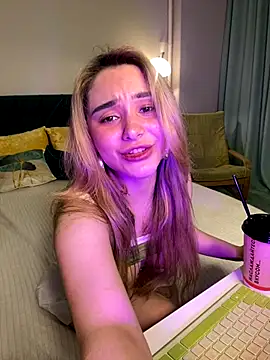 Snapshot of Chloe_Ravens chatting on October 9, 8:18 pm Chloe Ravens online show from October 9, 8:18 pm