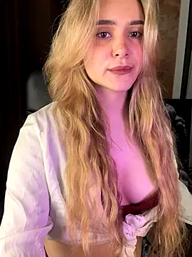 Snapshot of Chloe_Ravens chatting on October 11, 8:07 pm Chloe Ravens online show from October 11, 8:07 pm