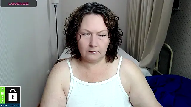 Snapshot of milf_hornys chatting on September 26, 4:44 pm milf hornys online show from September 26, 4:44 pm