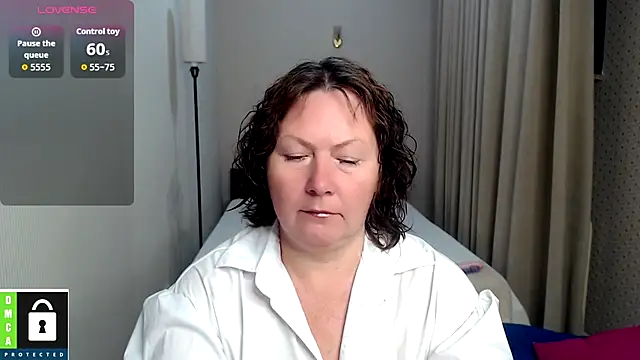 Snapshot of milf_hornys chatting on September 28, 4:23 pm milf hornys online show from September 28, 4:23 pm