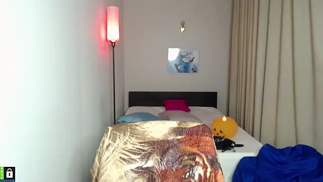 Snapshot of milf_hornys chatting on October 25, 4:57 pm milf hornys online show from October 25, 4:57 pm