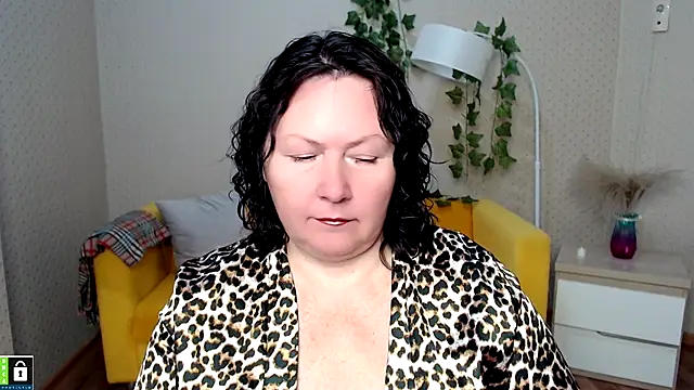 Snapshot of milf_hornys chatting on November 10, 4:28 pm milf hornys online show from November 10, 4:28 pm