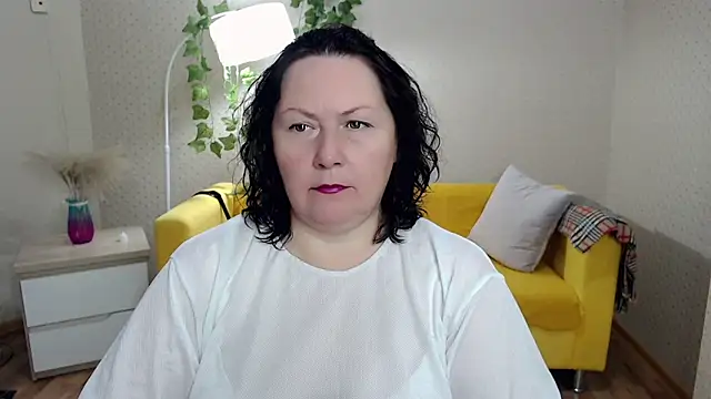 Snapshot of milf_hornys chatting on November 12, 5:24 pm milf hornys online show from November 12, 5:24 pm