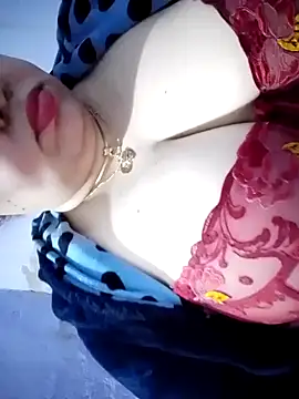 Snapshot of Hnonasix89 chatting on December 18, 9:10 pm Hnonasix89 online show from December 18, 9:10 pm