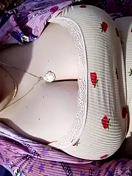 Hnonasix89 online show from April 6, 12:41 am