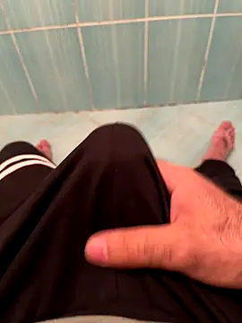 Snapshot of Cruel00 chatting on October 30, 9:37 pm Cruel00 online show from October 30, 9:37 pm