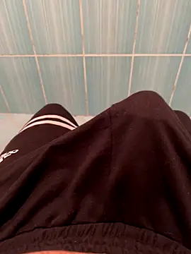 Snapshot of Cruel00 chatting on November 15, 4:10 am Cruel00 online show from November 15, 4:10 am