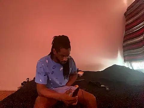 Snapshot of Taydagr8 chatting on September 28, 7:52 pm Taydagr8 online show from September 28, 7:52 pm