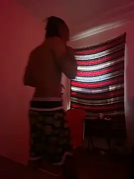 Snapshot of Taydagr8 chatting on December 3, 6:17 pm Taydagr8 online show from December 3, 6:17 pm