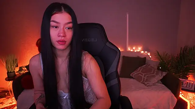 FataleNellie online show from March 10, 10:15 pm