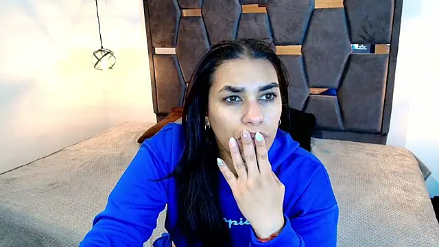 Lia Blake  online show from April 7, 11:54 am