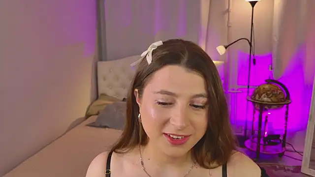 Queen Michelle  online show from December 21, 10:28 pm